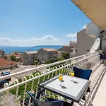 Daire Magic With Sea View Makarska