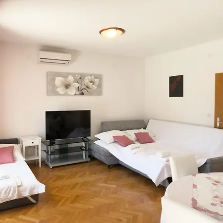 Magic With Sea View شقة