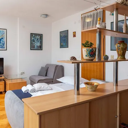 Daire Magic With Sea View Makarska